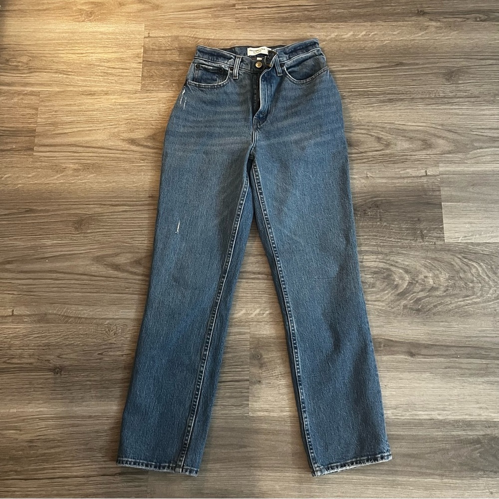 Abercrombie & Fitch The 90s Straight Ultra High Rise Curve